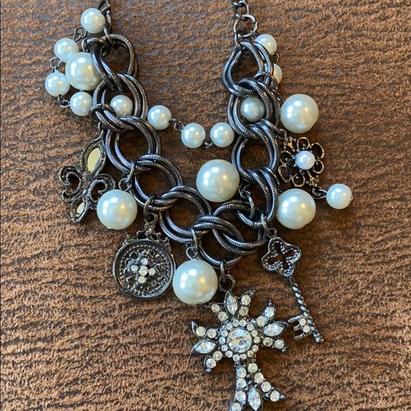 Pearl & silver tone charm necklace - Picture 3 of 3